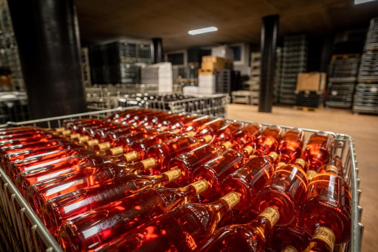 Agriturismo Cascina Sciulun Monforte D'Alba Ngoại thất bức ảnh
