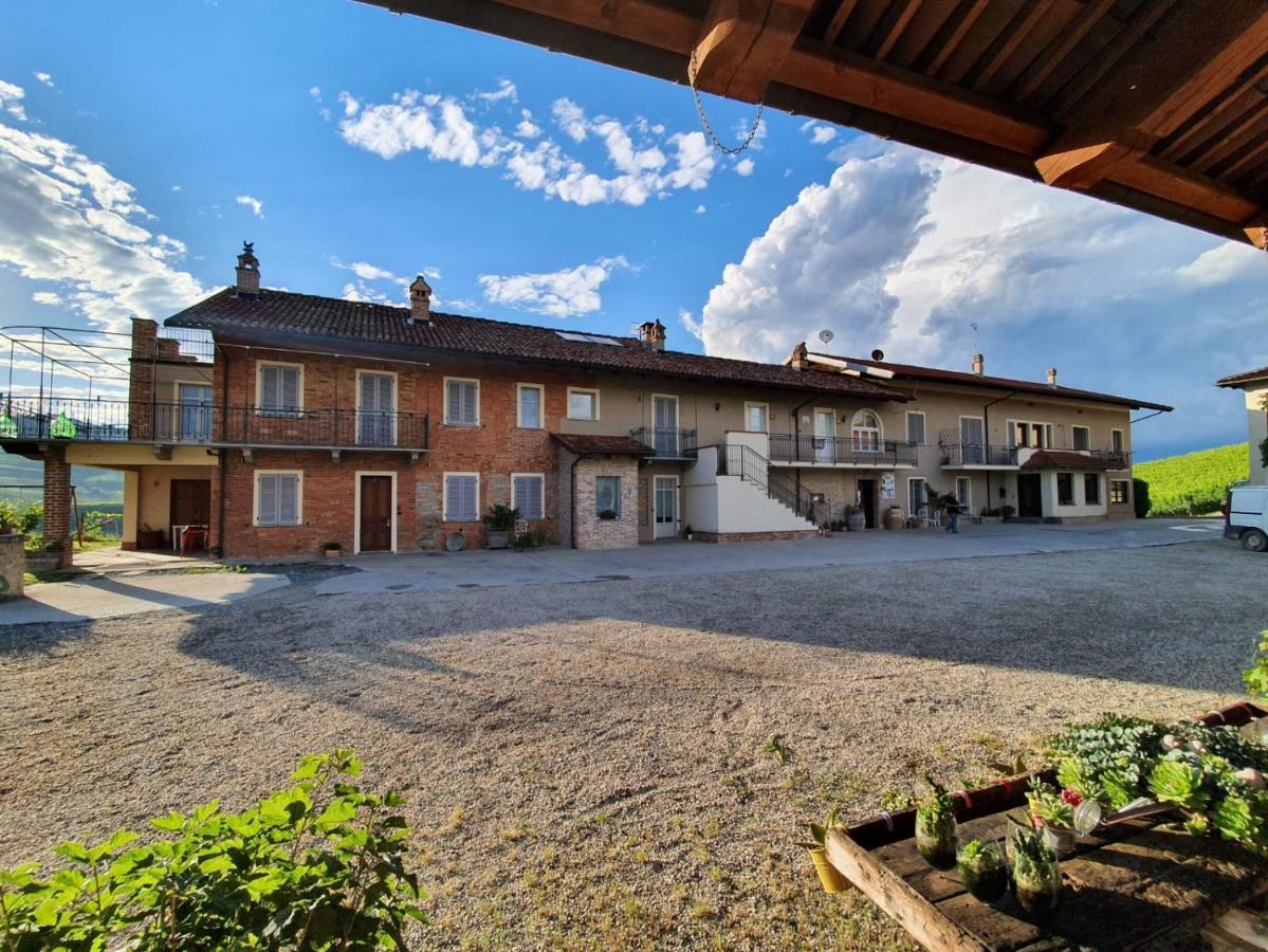 Agriturismo Cascina Sciulun Monforte D'Alba Ngoại thất bức ảnh