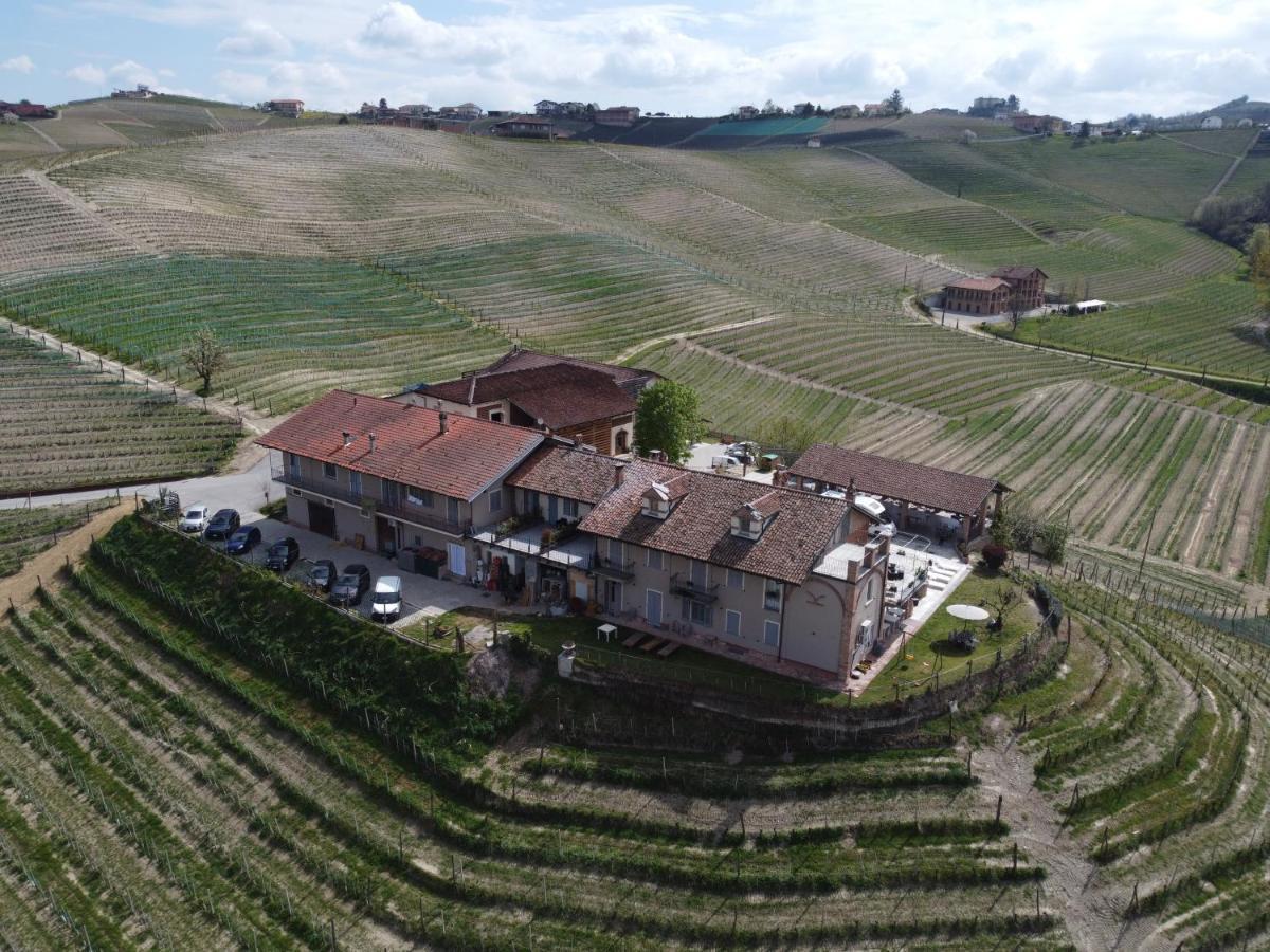Agriturismo Cascina Sciulun Monforte D'Alba Ngoại thất bức ảnh